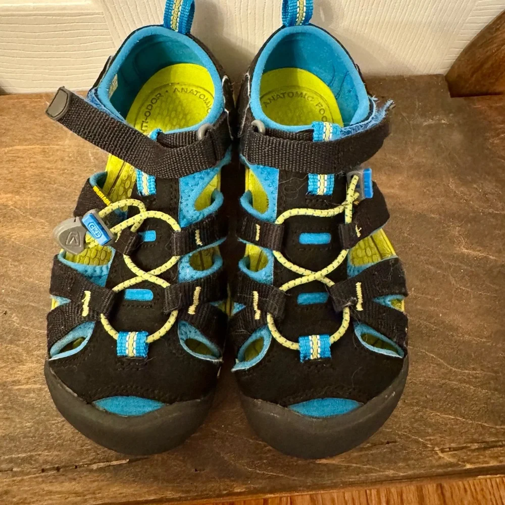 Keen Newport H2 Kids Black and Blue Sandals